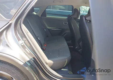 2025 Kia K4 Lxs z USA, uszkodzony, nr VIN 3KPFT4DE9SE109355